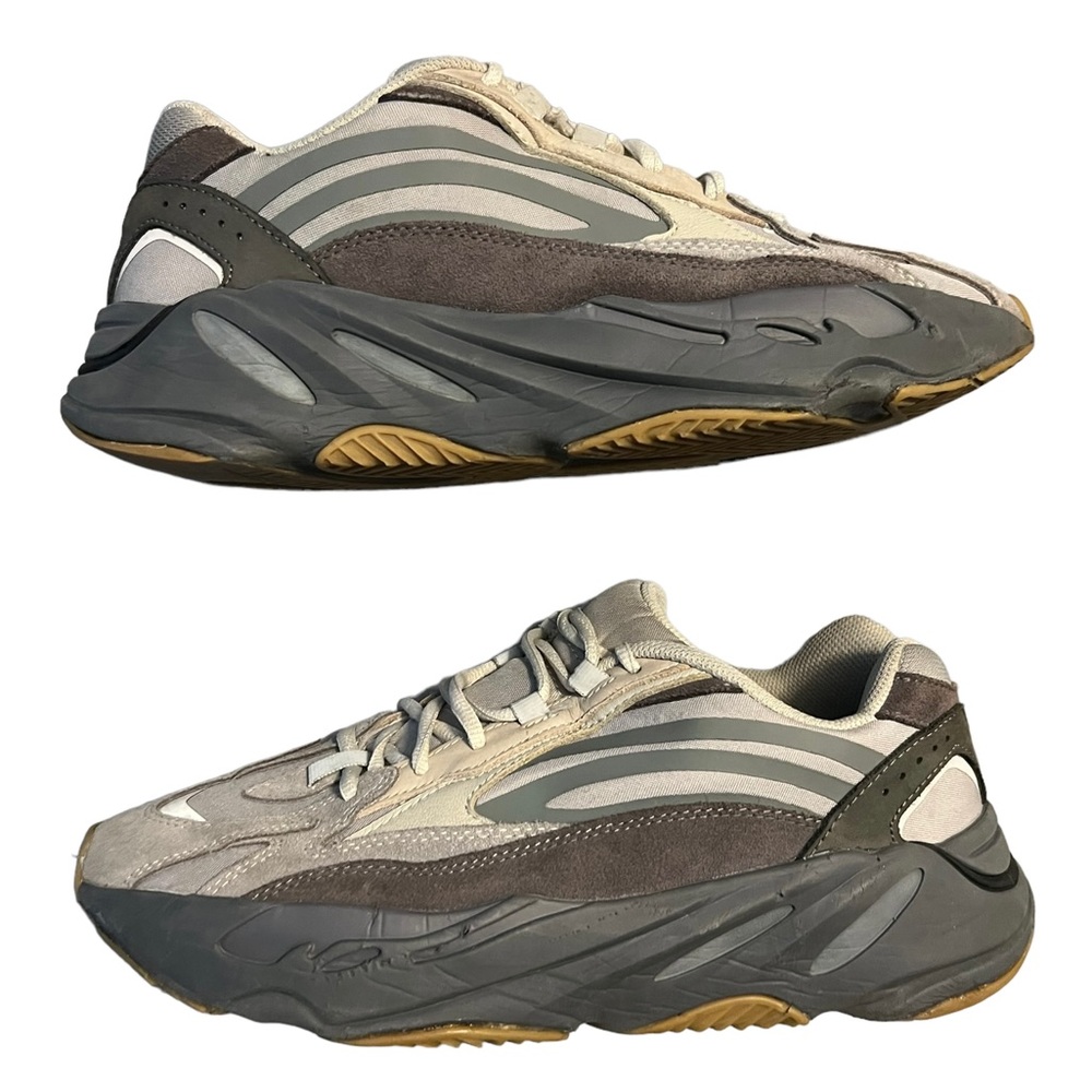 adidas Yeezy Boost 700 V2 Tephra size 10.5